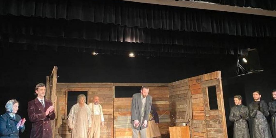 Драматический театр Гюмри 1 апреля представил на суд зрителей политическую сатиру «Дом на границе»