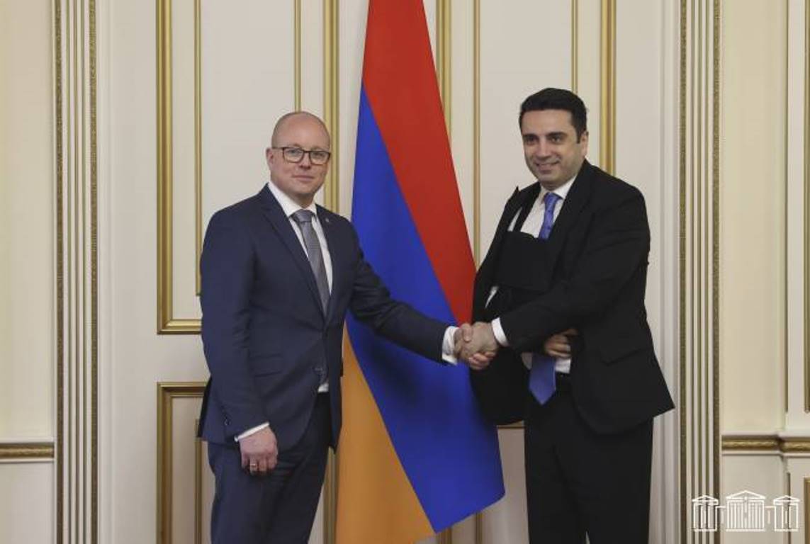 Крайне важно, чтобы международное сообщество усилило давление на Баку: спикер НС Армении