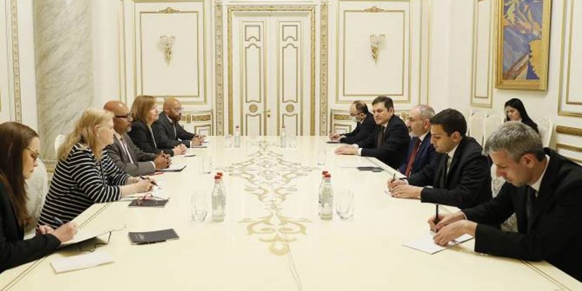 Премьер-министр Армении принял заместителя секретаря по глобальным рынкам Департамента торговли США