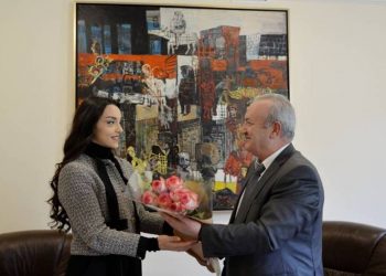 Ваграм Думанян встретился с оперной певицей Юлианой Григорян