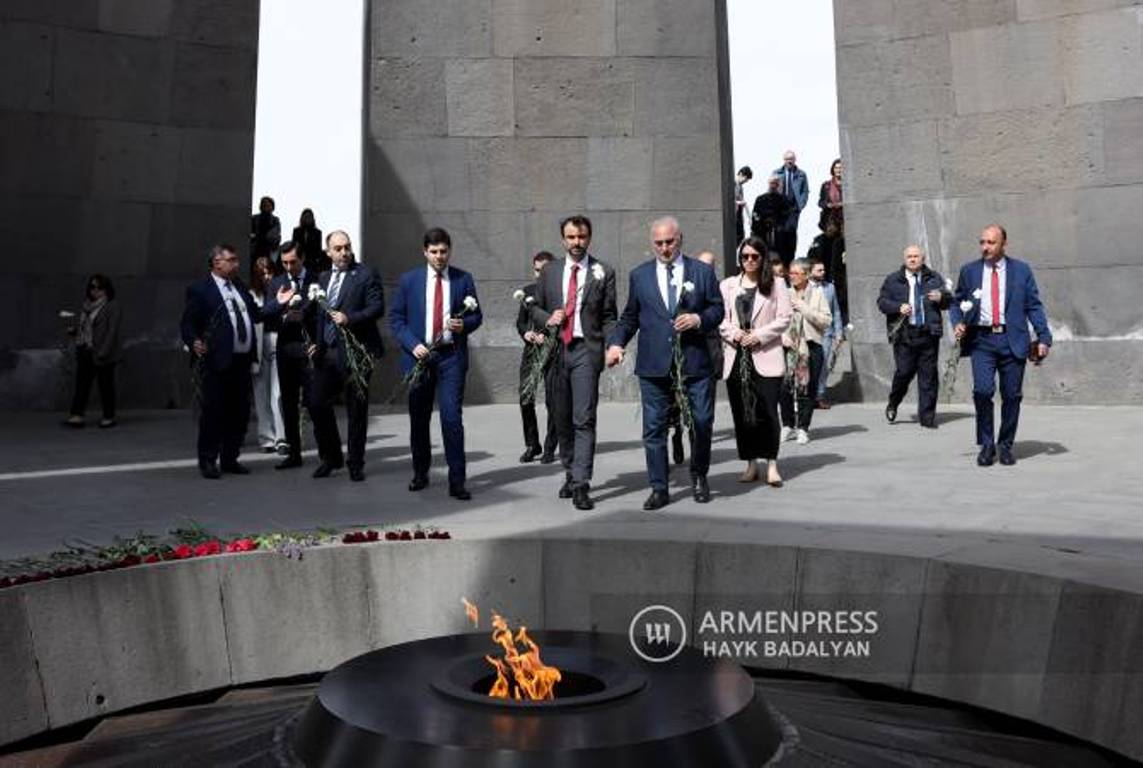 Мэр Лиона воздал дань памяти жертвам Геноцида армян