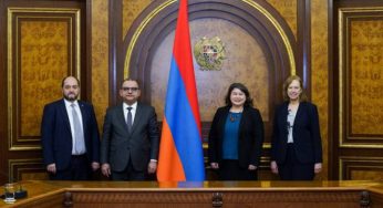 Вице-премьер Хачатрян и руководитель аппарата премьер-министра приняли делегацию департамента торговли США