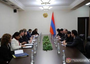 Секретарь Совбеза Армении и заместитель секретаря департамента торговли США обсудили вопросы сотрудничества