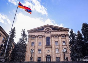 НС Армении отложило обсуждение включенных в повестку дня вопросов с учетом напряженной ситуации на границе