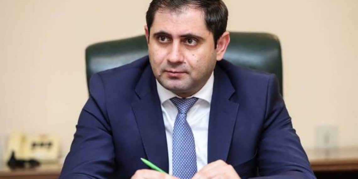 Министр обороны Армении прервал рабочий визит в Брюссель и возвращается в Армению: МО