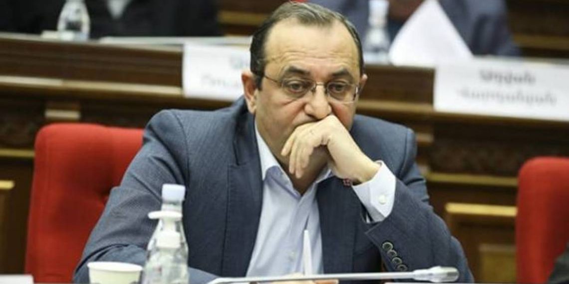 Оппозиция предлагает провести в Парламенте обсуждение, пригласив руководящий состав Вооруженных сил