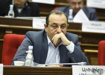 Оппозиция предлагает провести в Парламенте обсуждение, пригласив руководящий состав Вооруженных сил