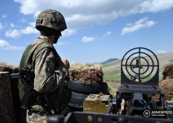 Военнослужащий получил огнестрельное ранение из закрепленного за ним оружия: Министерство обороны Армении