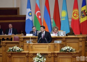 Стирая армянские буквы и разрушая хачкары, Азербайджан не может изменить историю: спикер парламента Армении