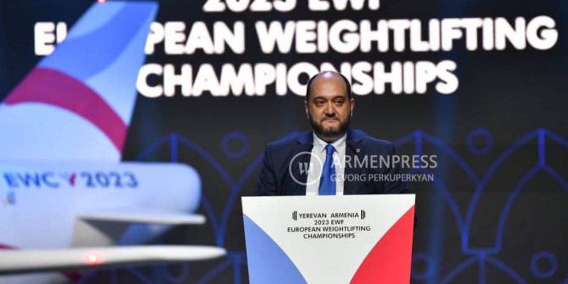 Нам нужны победы. А.Арутюнян призывает болельщиков заполнить трибуны и поддержать спортсменов