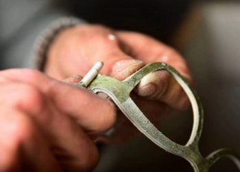 Деревянные очки из Гюмри получили широкое признание за пределами Армении