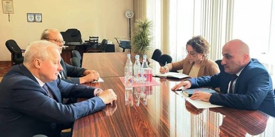 Обсуждены вопросы сотрудничества между Центральными избирательными комиссиями Армении и России.