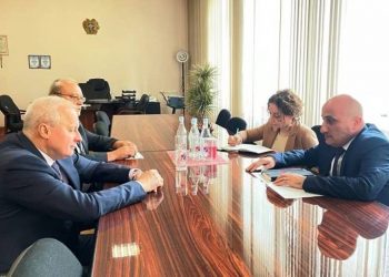 Обсуждены вопросы сотрудничества между Центральными избирательными комиссиями Армении и России.