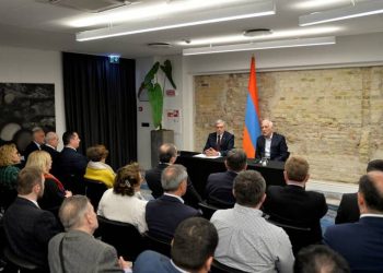 Президент Армении встретился с представителями армянской общины Литвы