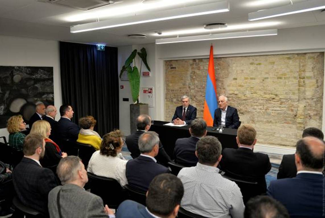Президент Армении встретился с представителями армянской общины Литвы
