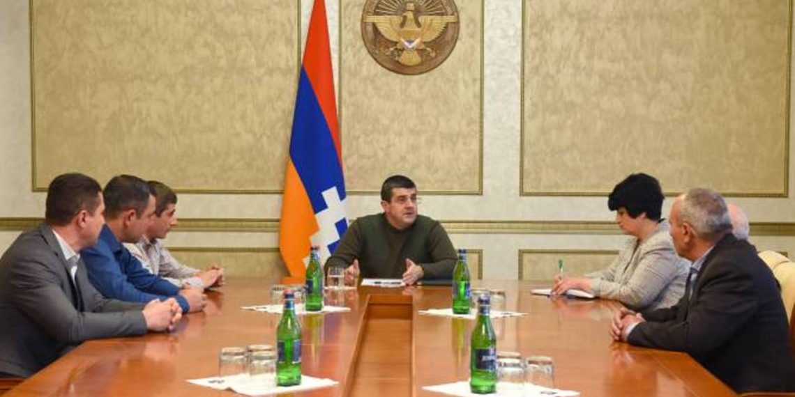 Президент Арцаха обсудил с членами антикризисного совета вопросы военно- политической ситуации
