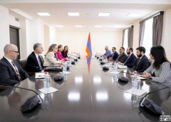 Министр ИД Армении принял заместителя помощника госсекретаря США