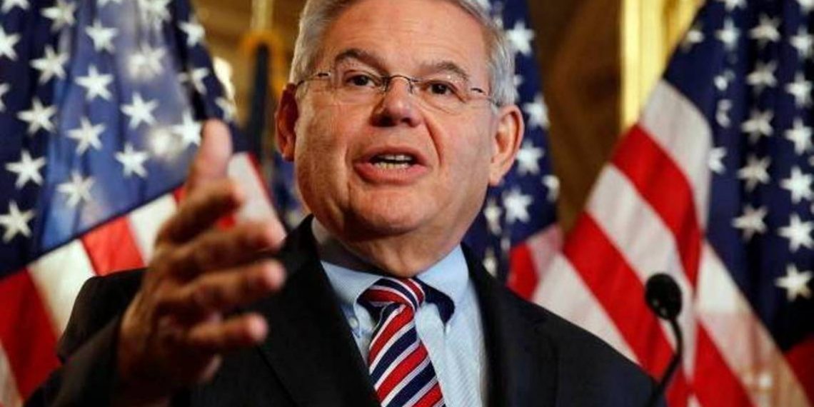 Любая помощь Азербайджану должна быть прекращена: сенатор Роберт Менендес