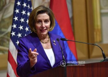 Пелоси видит окончательное урегулирование нагорно-карабахского конфликта исключительно путем переговоров