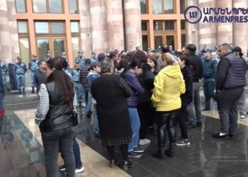 Родители военнослужащих, погибших в результате пожара в жилище воинской части, встретятся с помощником премьер-министра