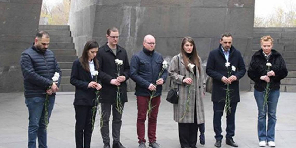 Турция должна признать Геноцид армян в качестве первого шага к урегулированию отношений с Арменией: депутат Швеции