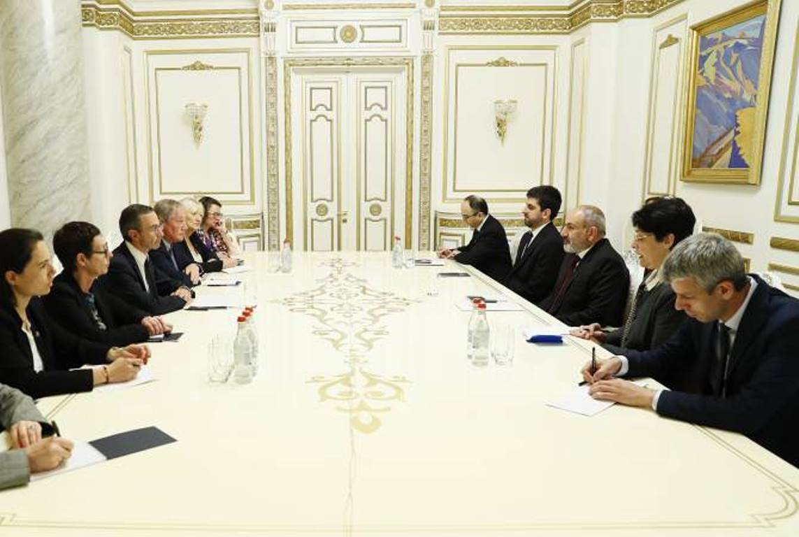 Премьер-министр Армении принял председателя фракции «Республиканцы» Сената Франции