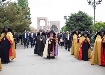 Погромы и геноциды — результат безразличия: в Первопрестольном Эчмиадзине помянули Святых мучеников Геноцида армян