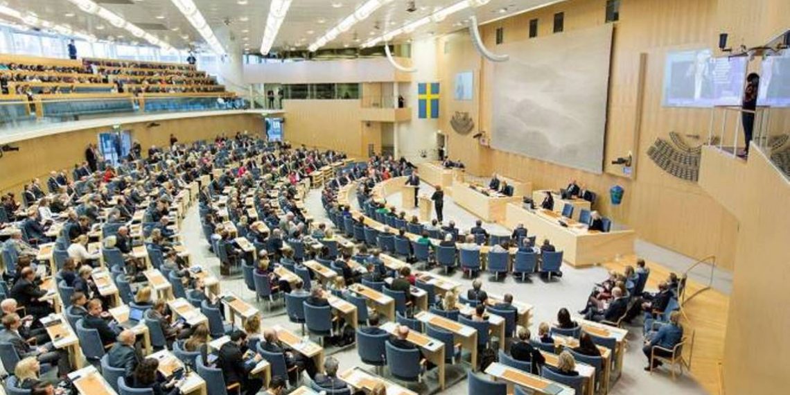 Должно быть свободное и беспрепятственное движение людей и товаров по Лачинскому коридору: члены Риксдага Швеции