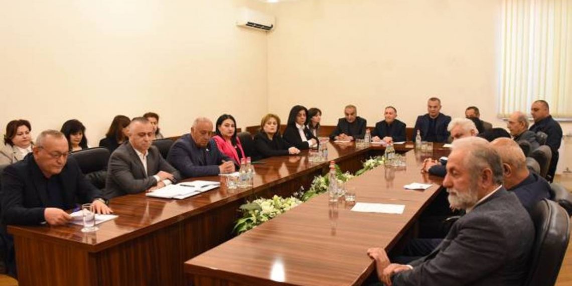 Предлагается во время военного положения предоставить Национальному собранию право избирать президента Арцаха