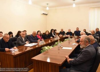 Предлагается во время военного положения предоставить Национальному собранию право избирать президента Арцаха