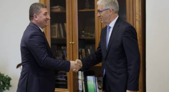 Министр ТУИ Армении принял делегацию, возглавляемую председателем Департамента Изер Франции