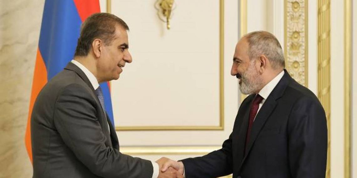 Премьер-министр и директор компании Air Arabia обсудили перспективы развития сотрудничества