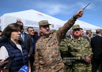 Эдвард Асрян представил министру иностранных дел Франции последствия военной агрессии Азербайджана против Армении