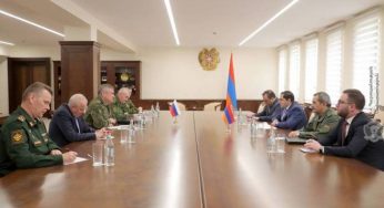 Министр обороны Армении встретился с командующим российскими миротворческими силами