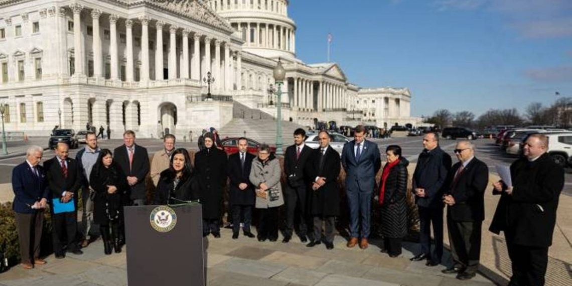 Мирные инициативы посредников разбиваются об их беспринципность по отношению к Азербайджану
