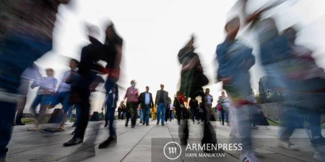 По предварительным данным переписи населения, численность постоянного населения Армении — 2 млн 928 914 человек