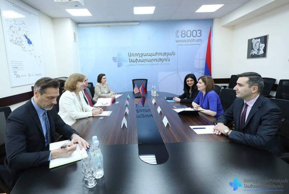 Посол США высоко оценила прогресс в сфере здравоохранения Армении