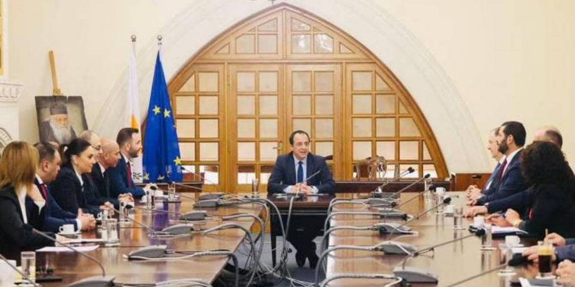 Армянские парламентарии провели встречу с президентом Кипра