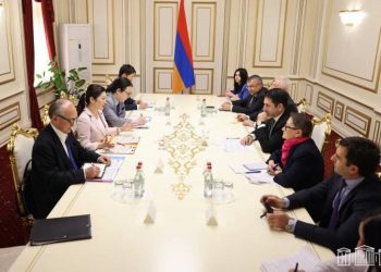 Спикер парламента Армении принял парламентского замминистра иностранных дел Японии