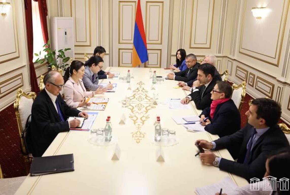 Спикер парламента Армении принял парламентского замминистра иностранных дел Японии