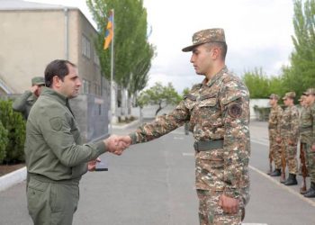 Министр обороны Армении с внезапным проверочным визитом посетил N-скую воинскую часть