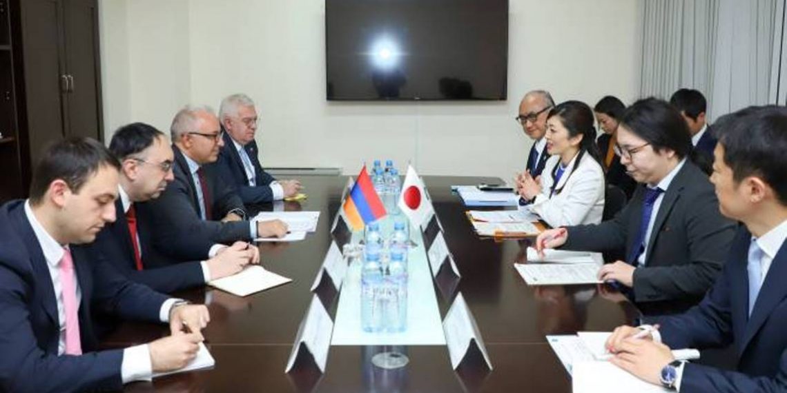 Япония подтверждает необходимость обеспечения свободы передвижения по Лачинскому коридору