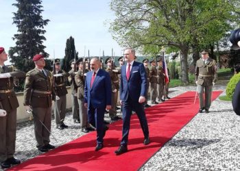 В Праге состоялась официальная церемония встречи премьер-министра Армении