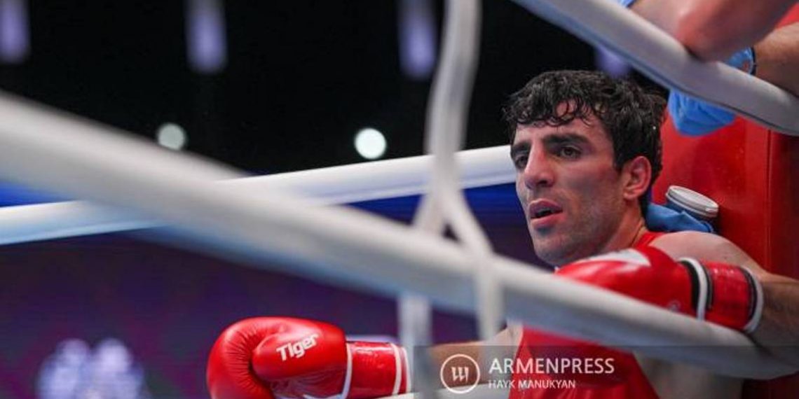 Боксер Ованнес Бачков начал борьбу на чемпионате мира с победы