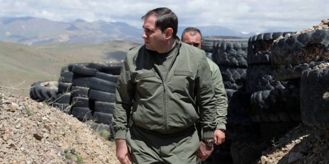 Министр обороны посетил юго-западную приграничную зону Армении