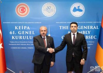 Спикер НС Армении на встрече с коллегой Турции коснулся закрытия воздушного пространства Турции для авиакомпаний РА