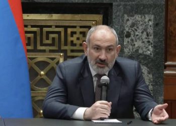 Пашинян подвел итоги официального визита в Чехию на встрече с представителями армянской общины