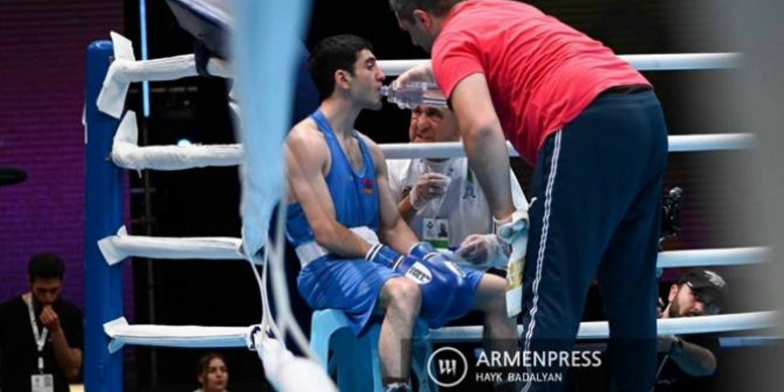 Боксер Артур Базеян проиграл