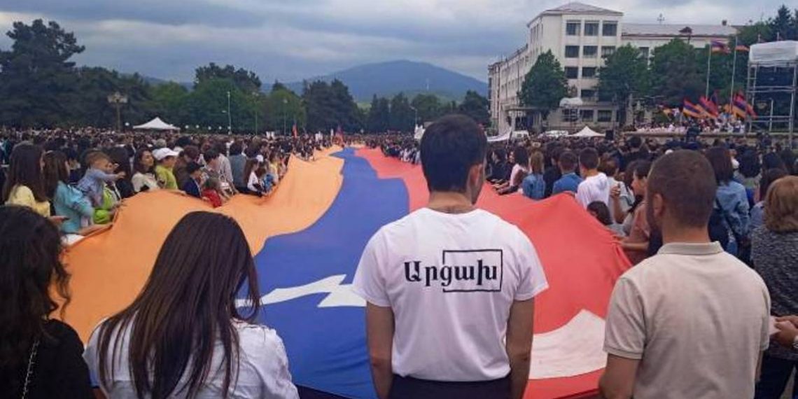 Мы готовы к переговорам, но не с пистолетом у виска