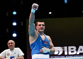 Нарек Манасян в полуфинале чемпионата мира по боксу
